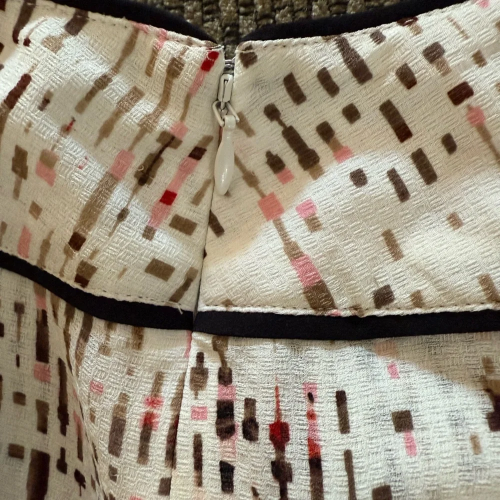 White House Black Market Abstract Skirt
